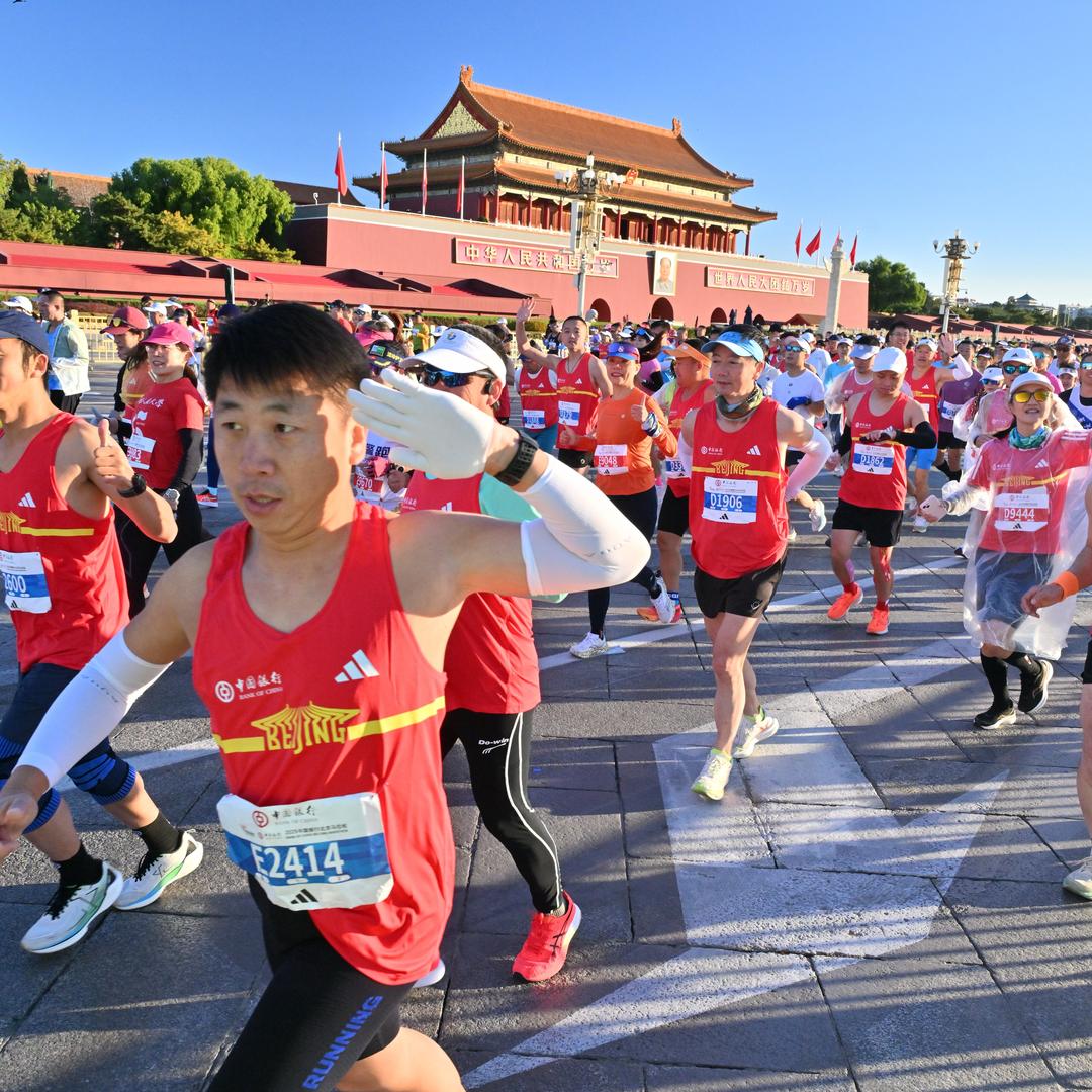 修手机的老刘爱跑步