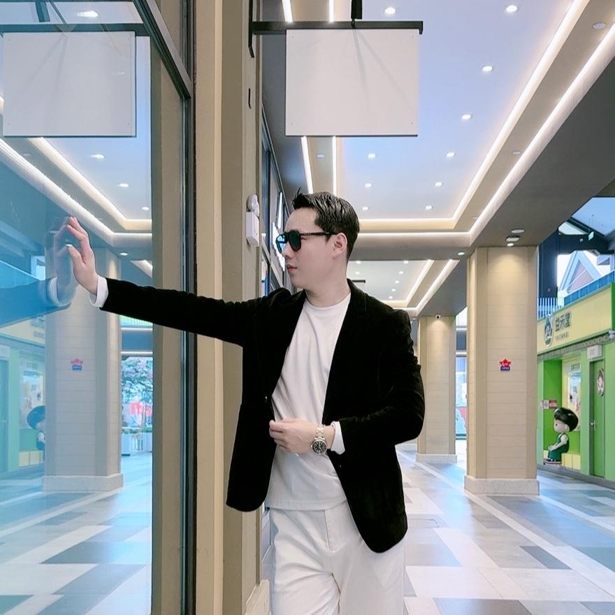奢卡尼男装线下体验店