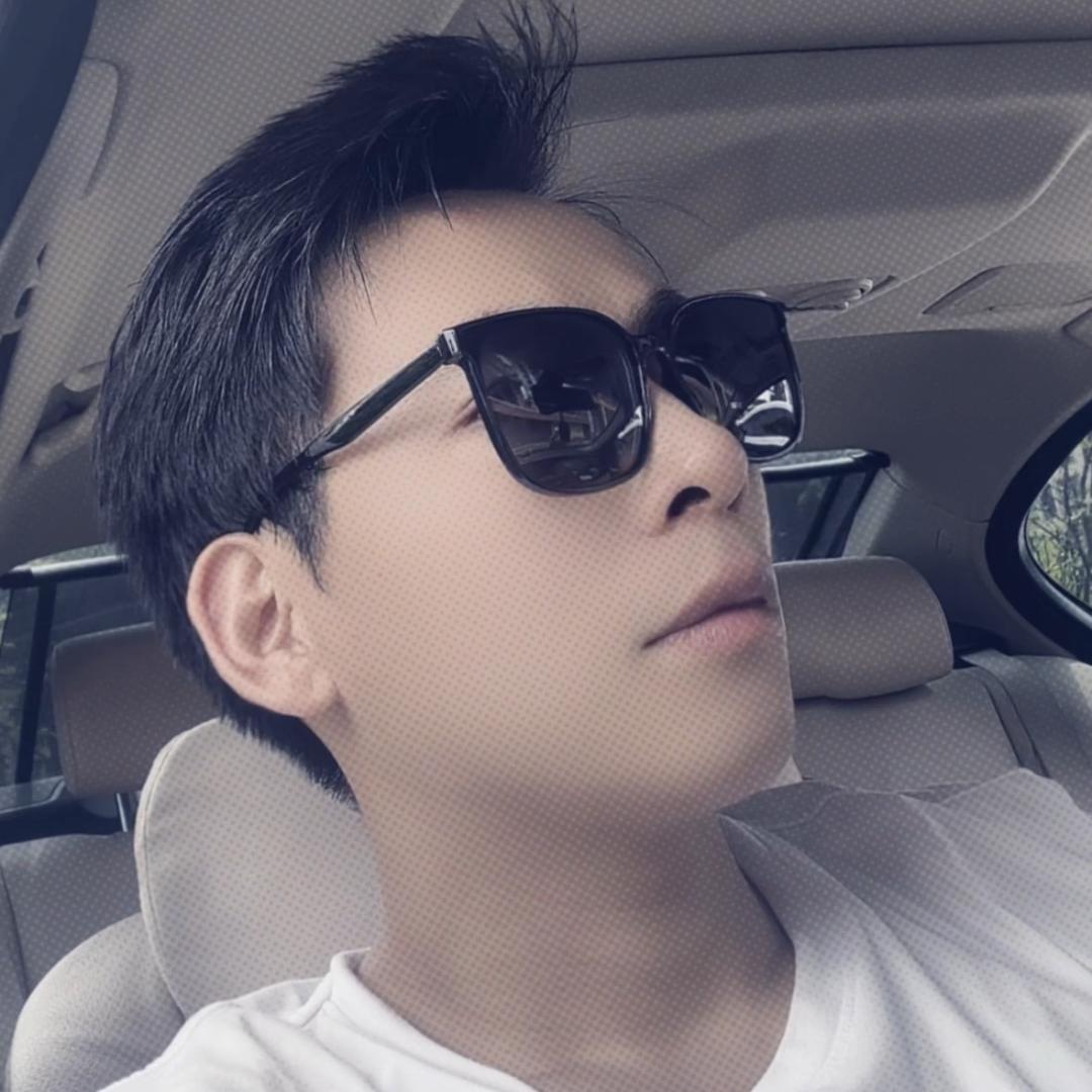 搬石头，挑砖头，铲沙子，和水泥，绑钢筋～