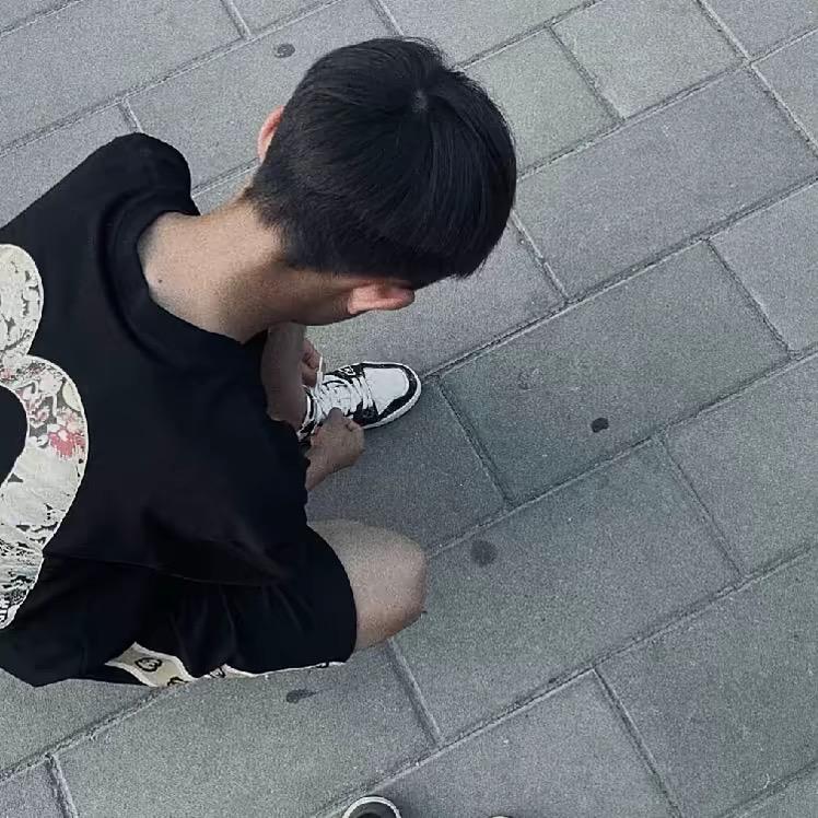 红初见依然