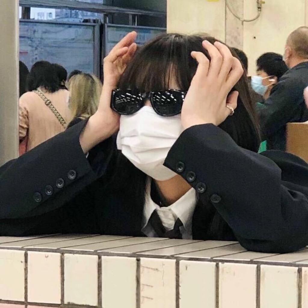 小U