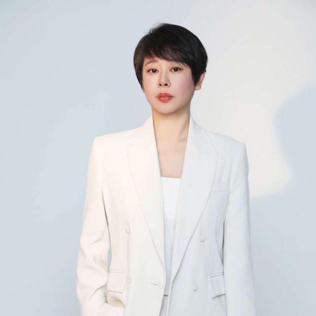 黄小姨是白白