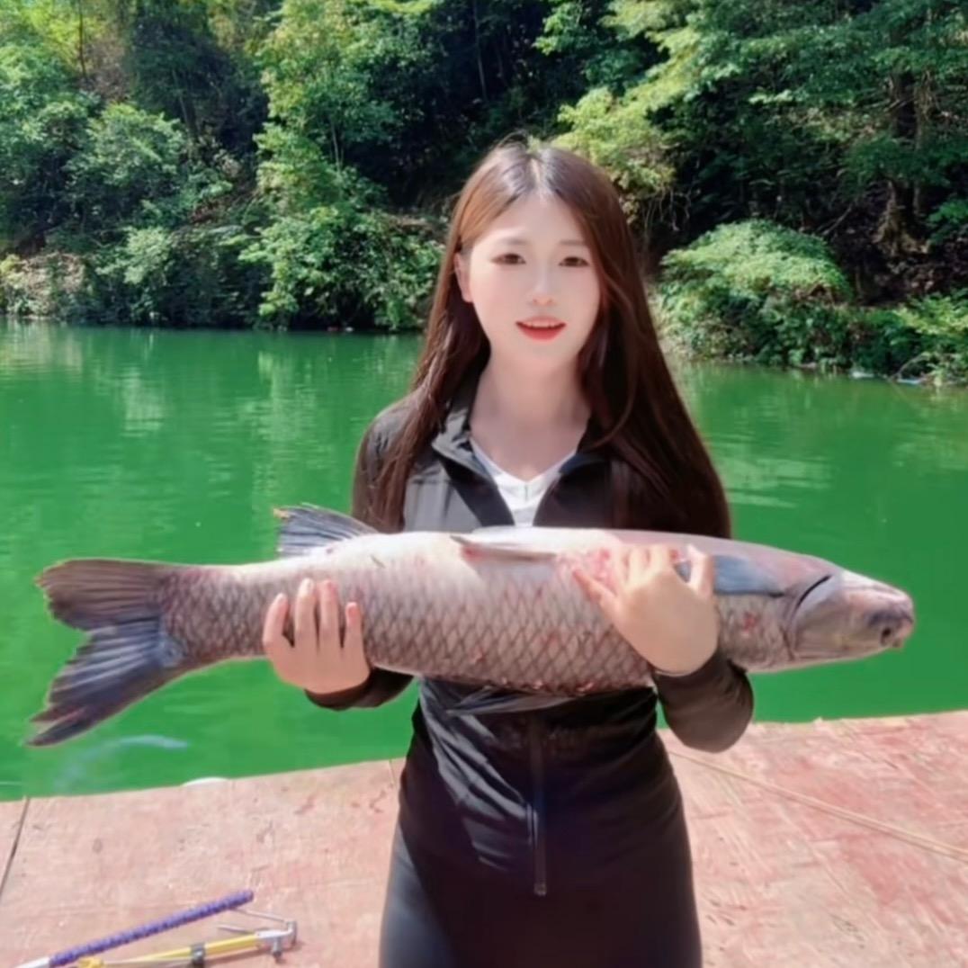 蔡蔡爱钓鱼🎣