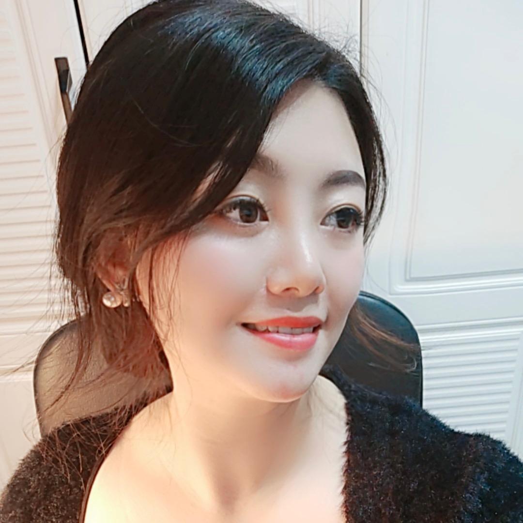 蓉蓉.