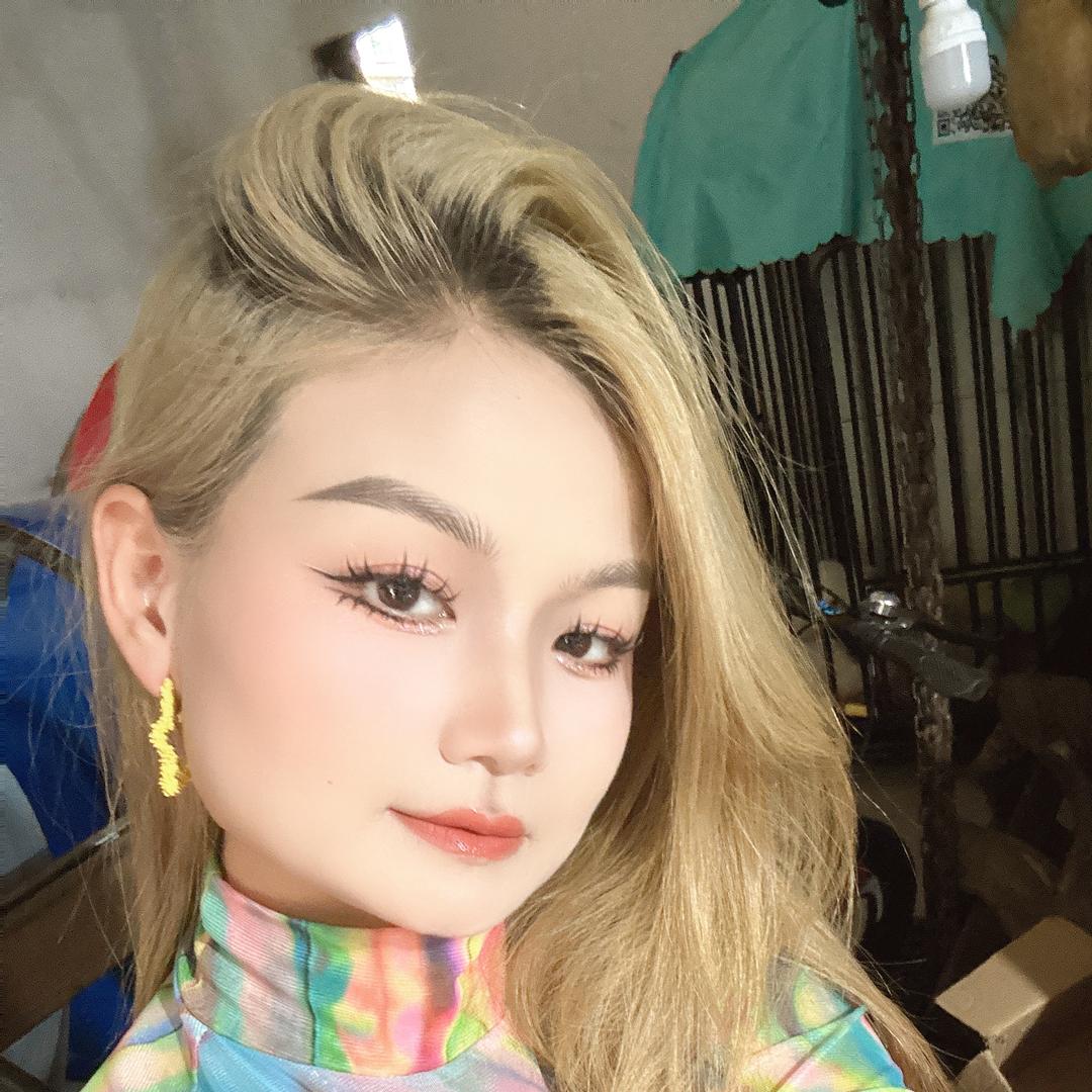 钢材老板娘《劉》