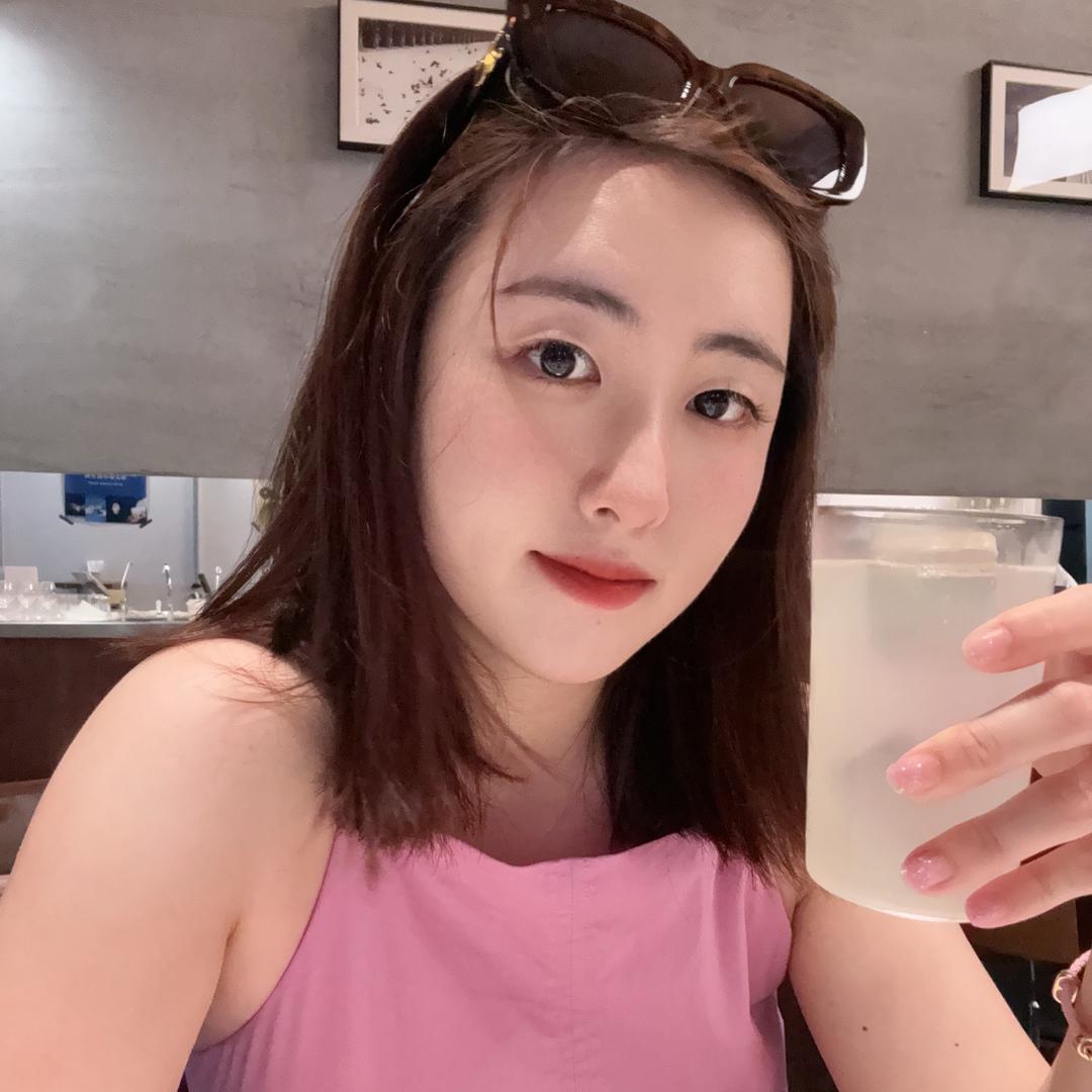 小酒窝Freeya🍥