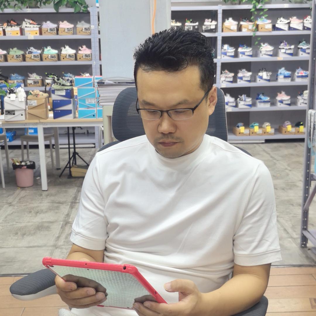 东哥品牌童鞋扫仓