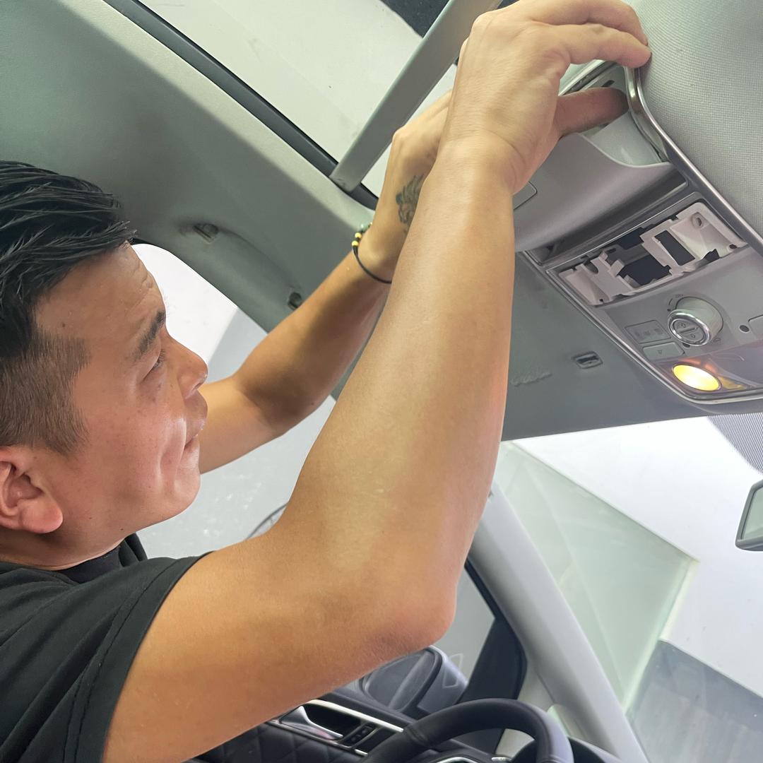 二娃修内饰：专攻塑料件（重庆）