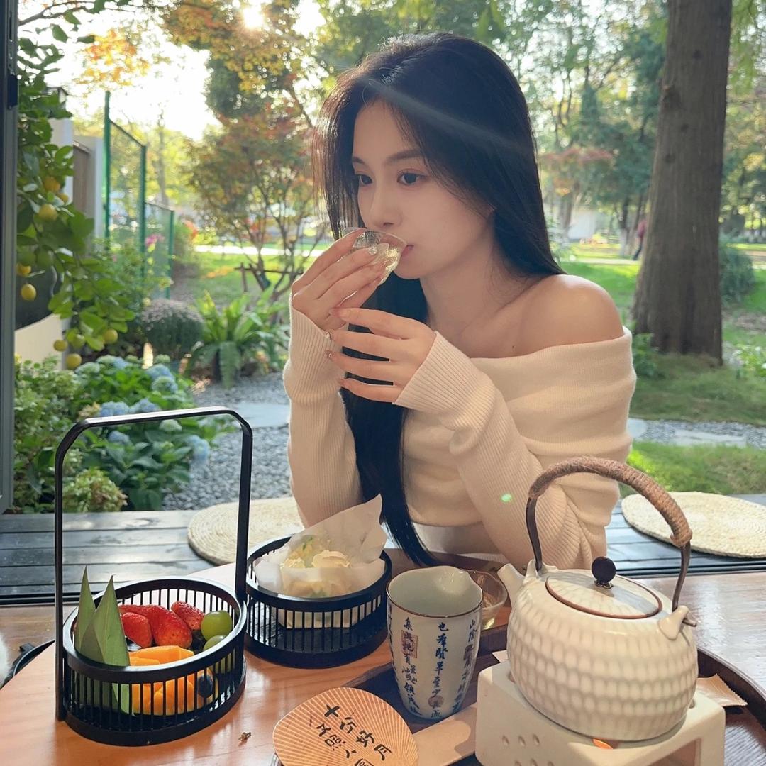 小小酥爱喝茶