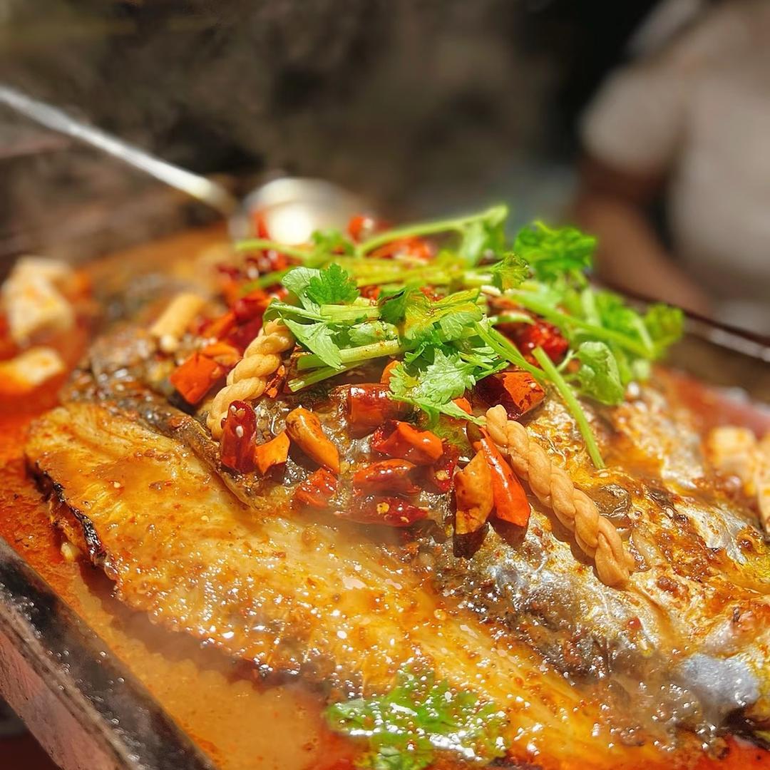 小四川秘制烤鱼（陈陈)