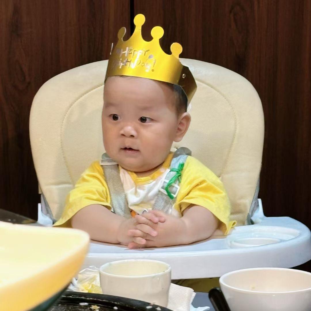 啊梅西的小果崽呀