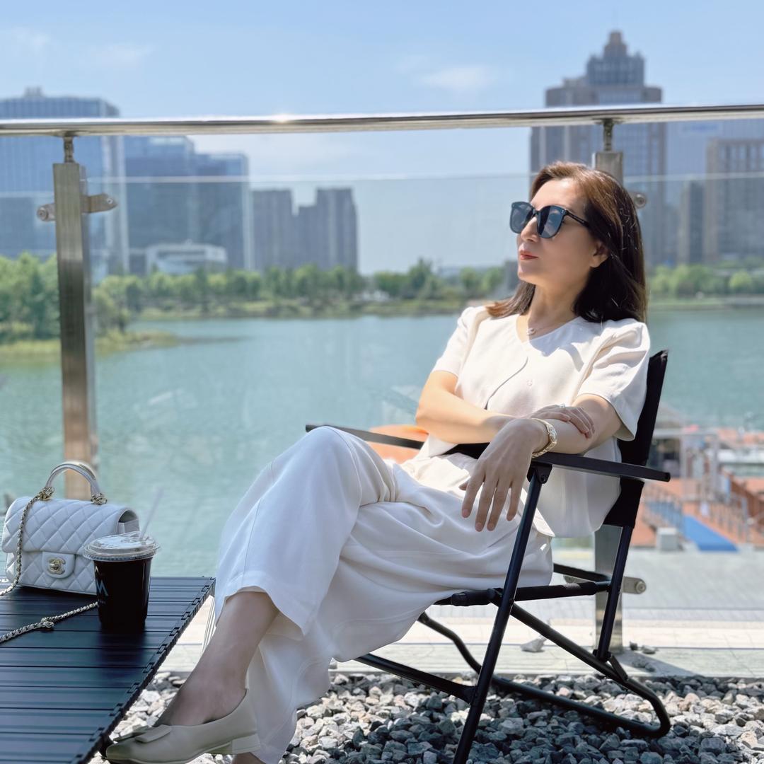 DJ LADY廸嘉三姐皮草