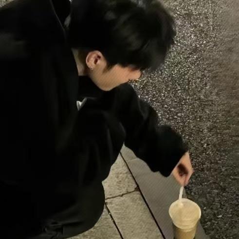 七七