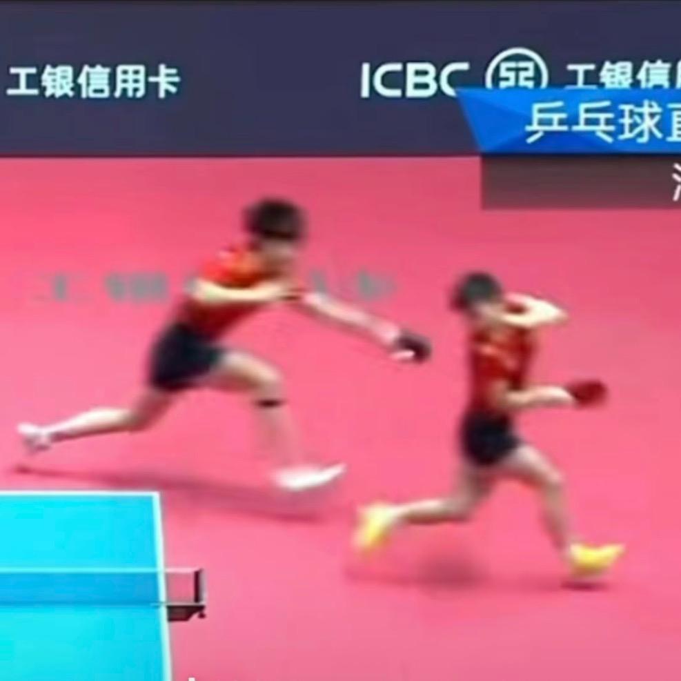 圆脸妹和大头男（在努力…）