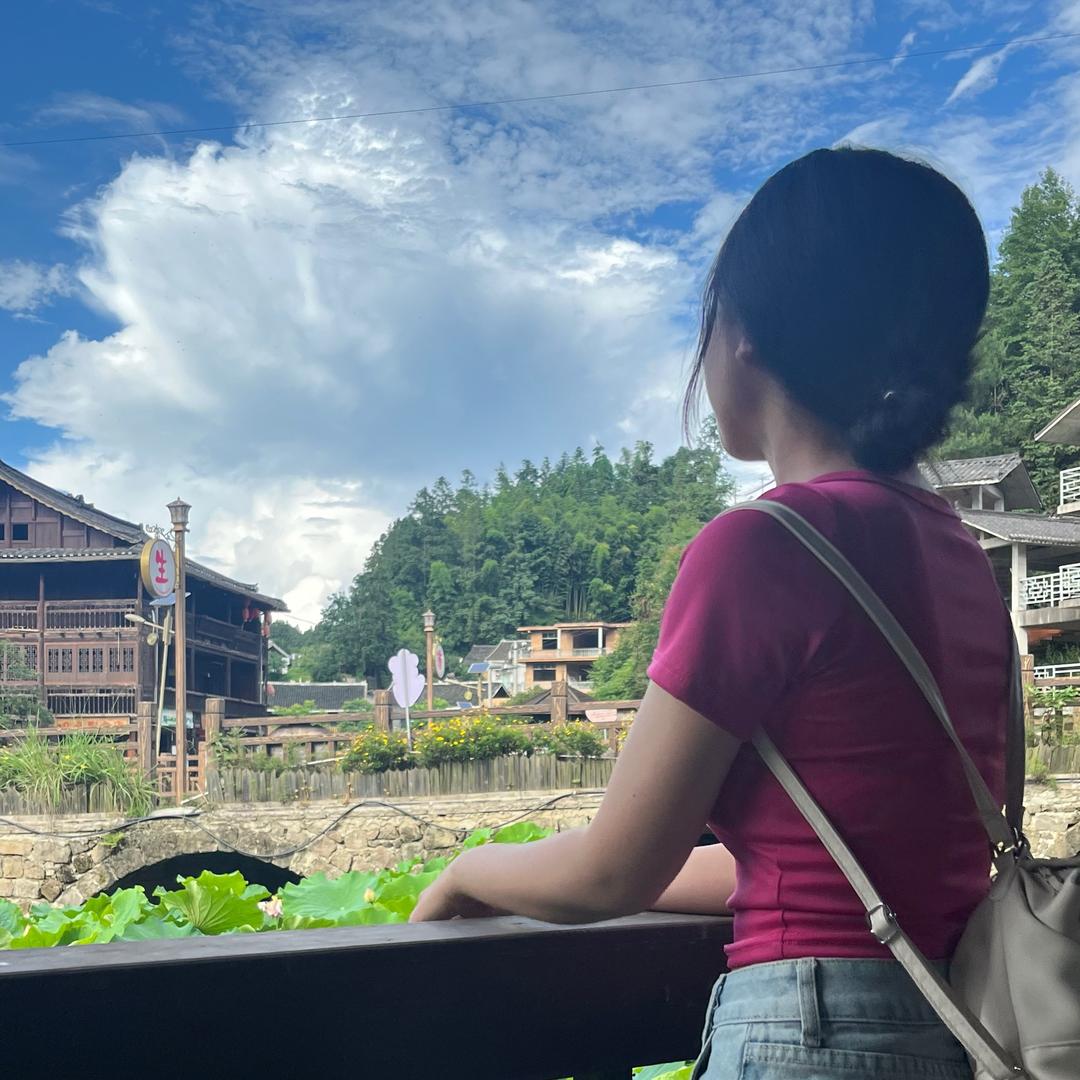 .小小