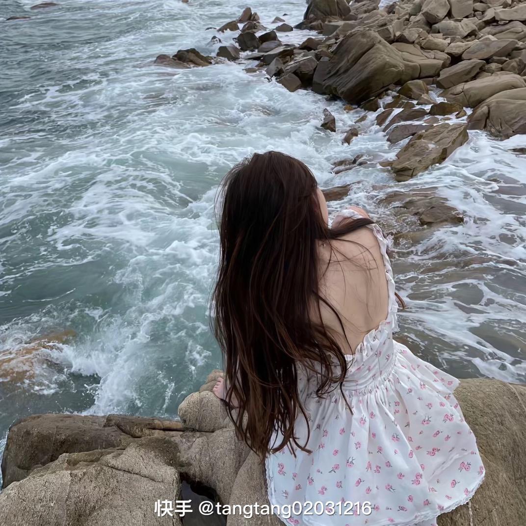 包包爱迟到🦄