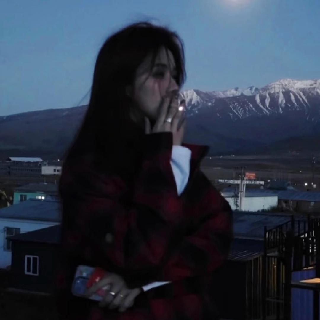 七月–
