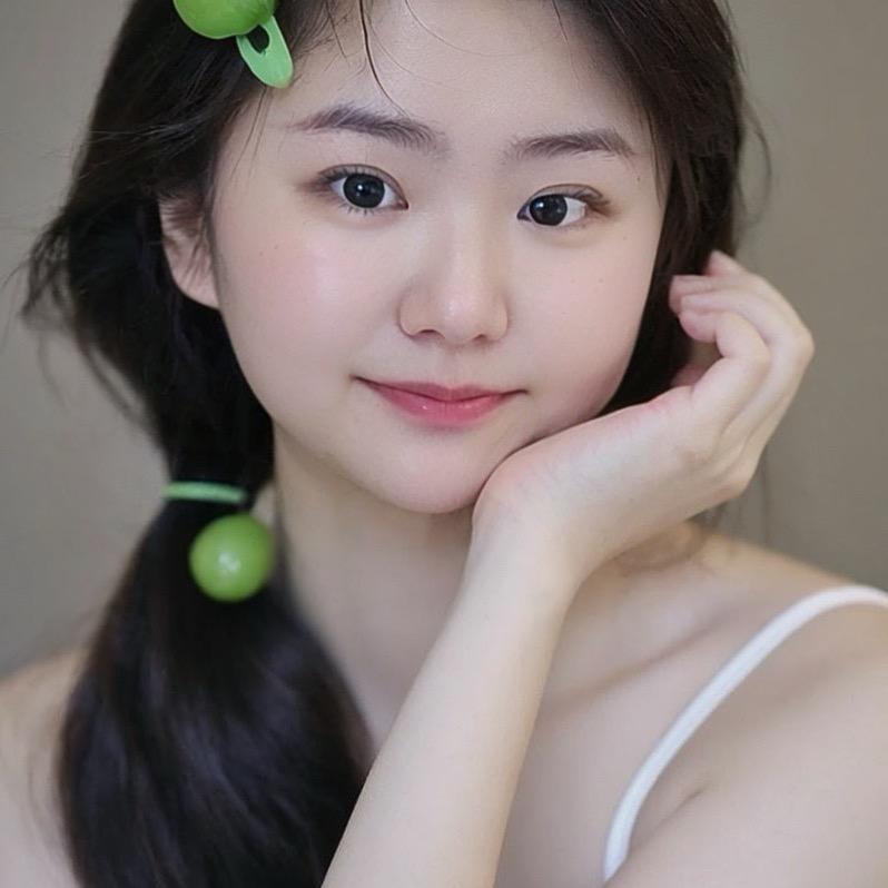 鹿洛  是个花艺师