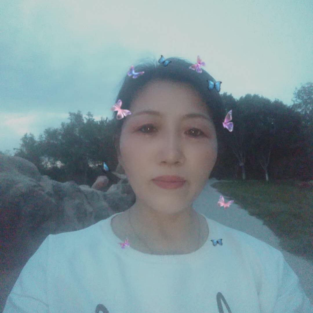 依窗听雨声