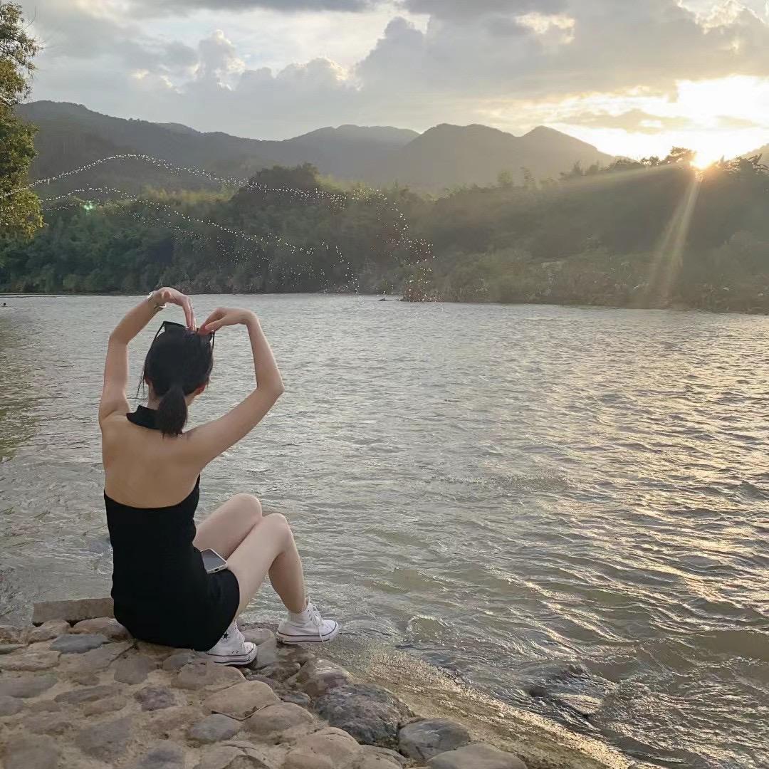 请叫我大眼妹