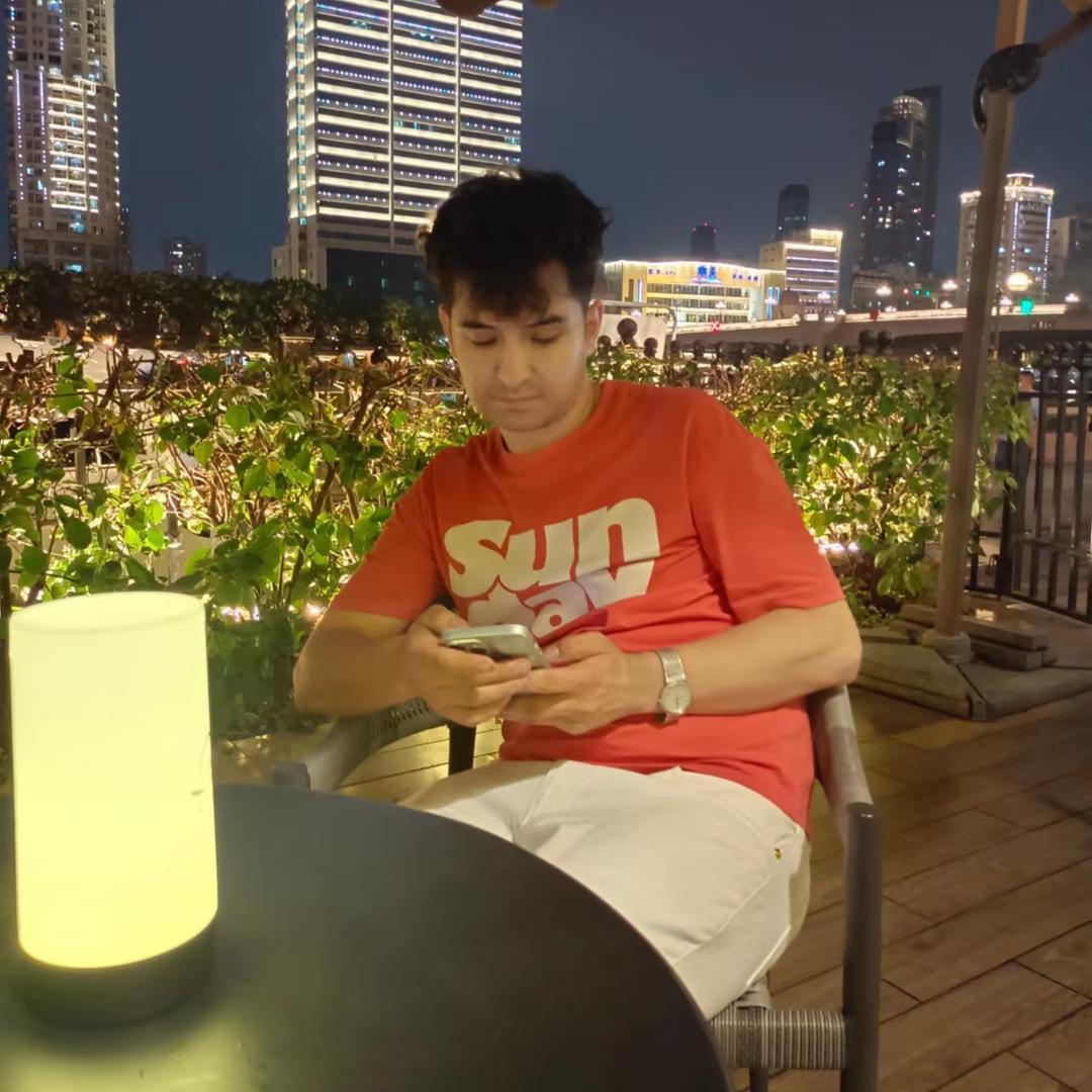 喀男服装店