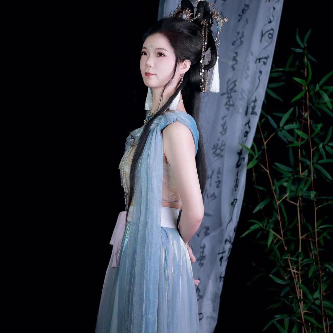 群众演员女霞