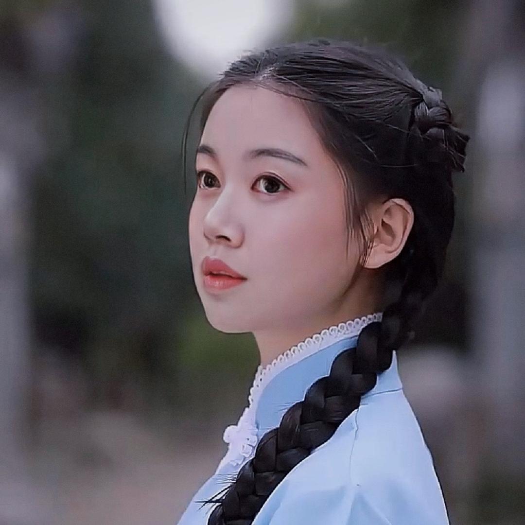 何小妍妍呀
