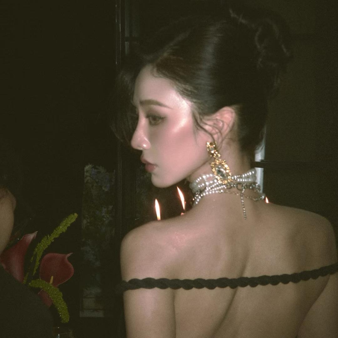 JIE.