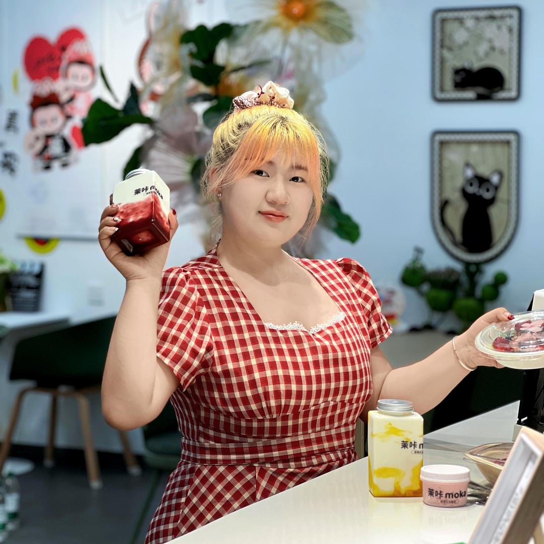 朵妍彩妆嫁衣馆·小粉