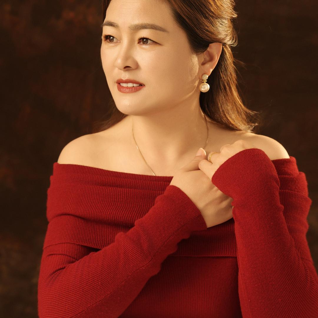 星辰奶奶(钟志琴)