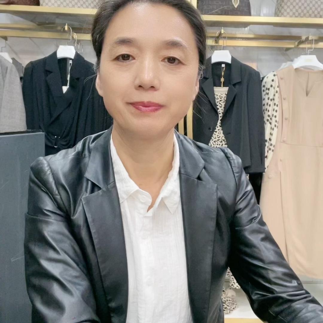 伊贵人旗袍，婚礼服地址泗阳财富广场前二排