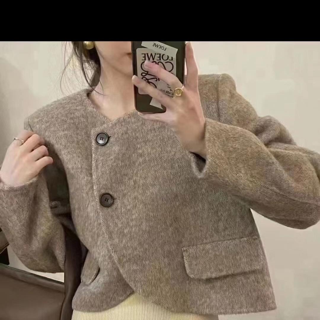 一一羊毛大衣女装服饰店