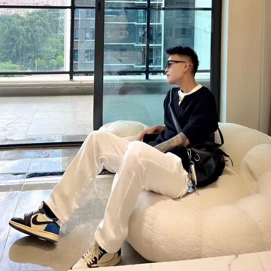 每当迷失黑夜里_