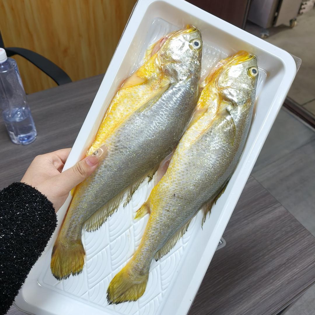 卖包装机的小女孩