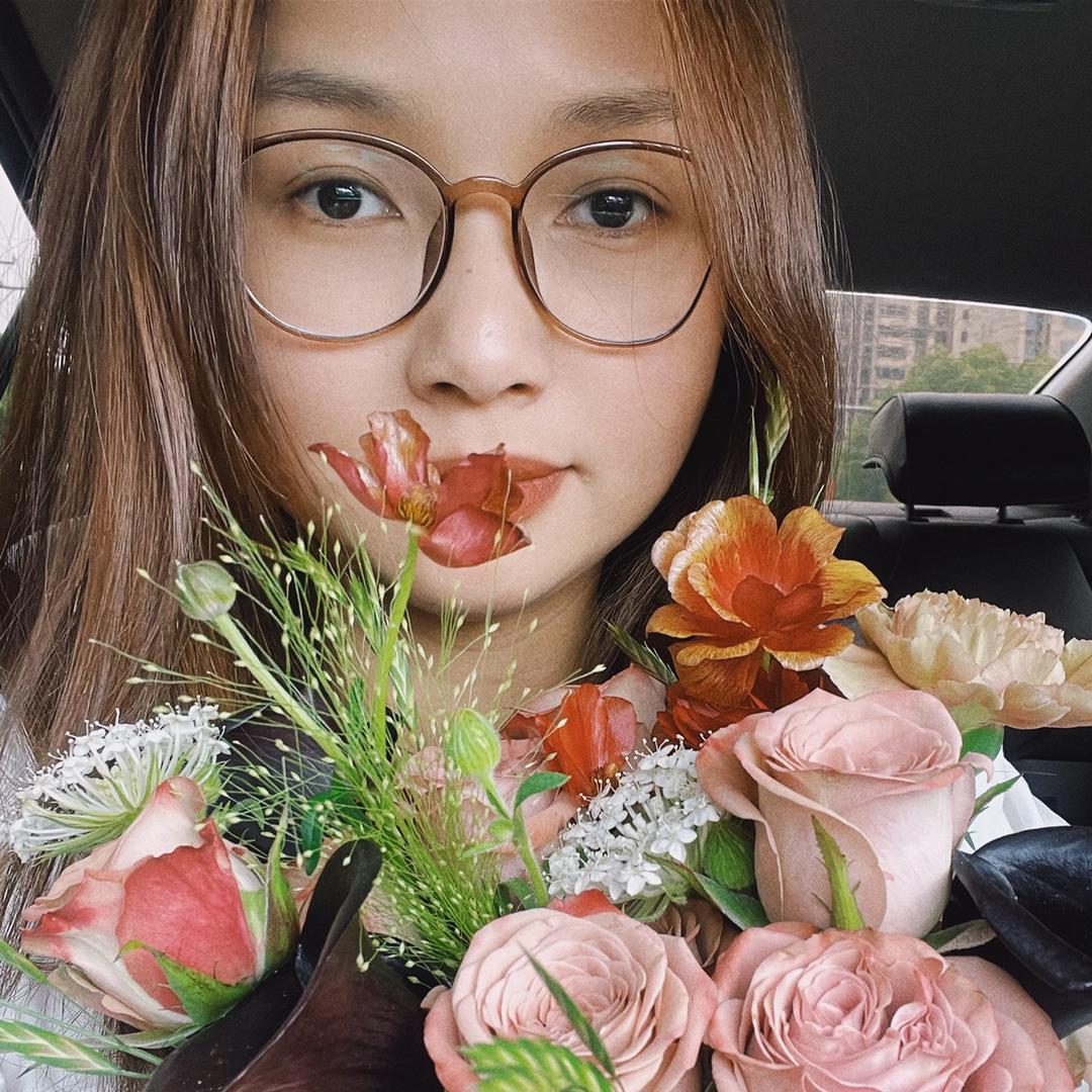 与卿婚纱-化妆师周周🧡