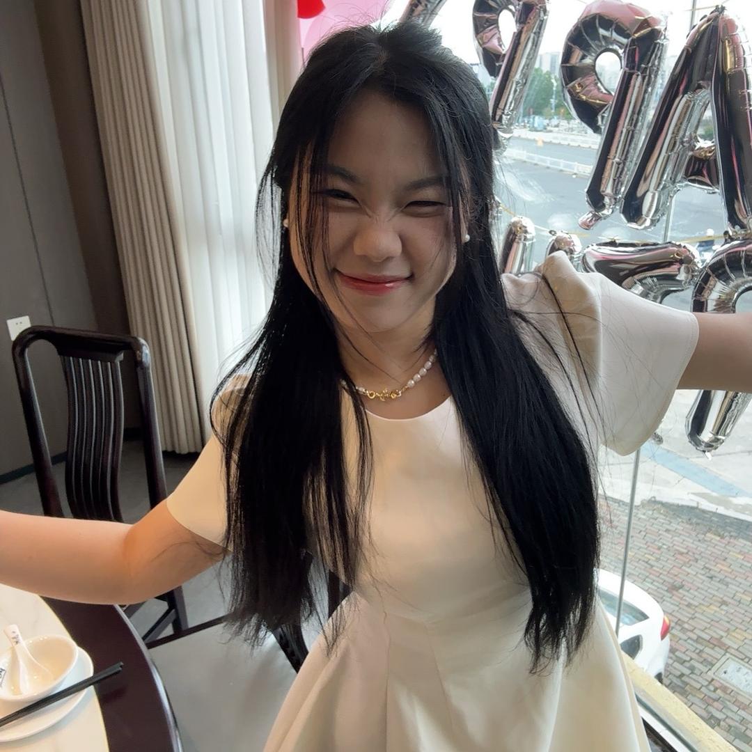 在于都打柜子的小刘