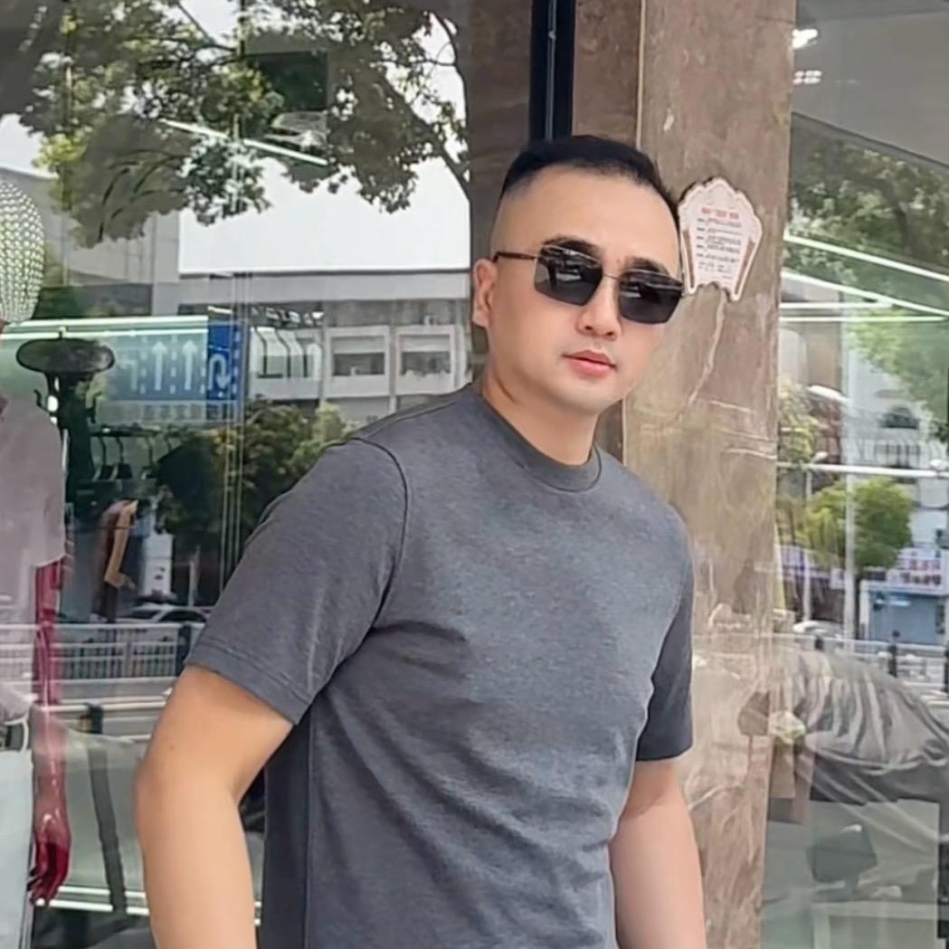 限量版国际名品（阜阳市颖州中路88号）