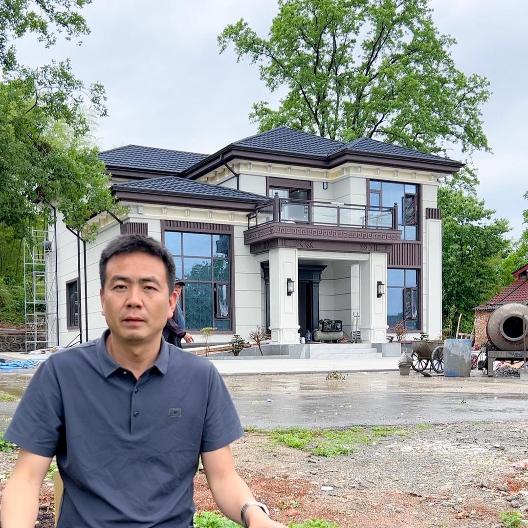 建别墅的小丁哥