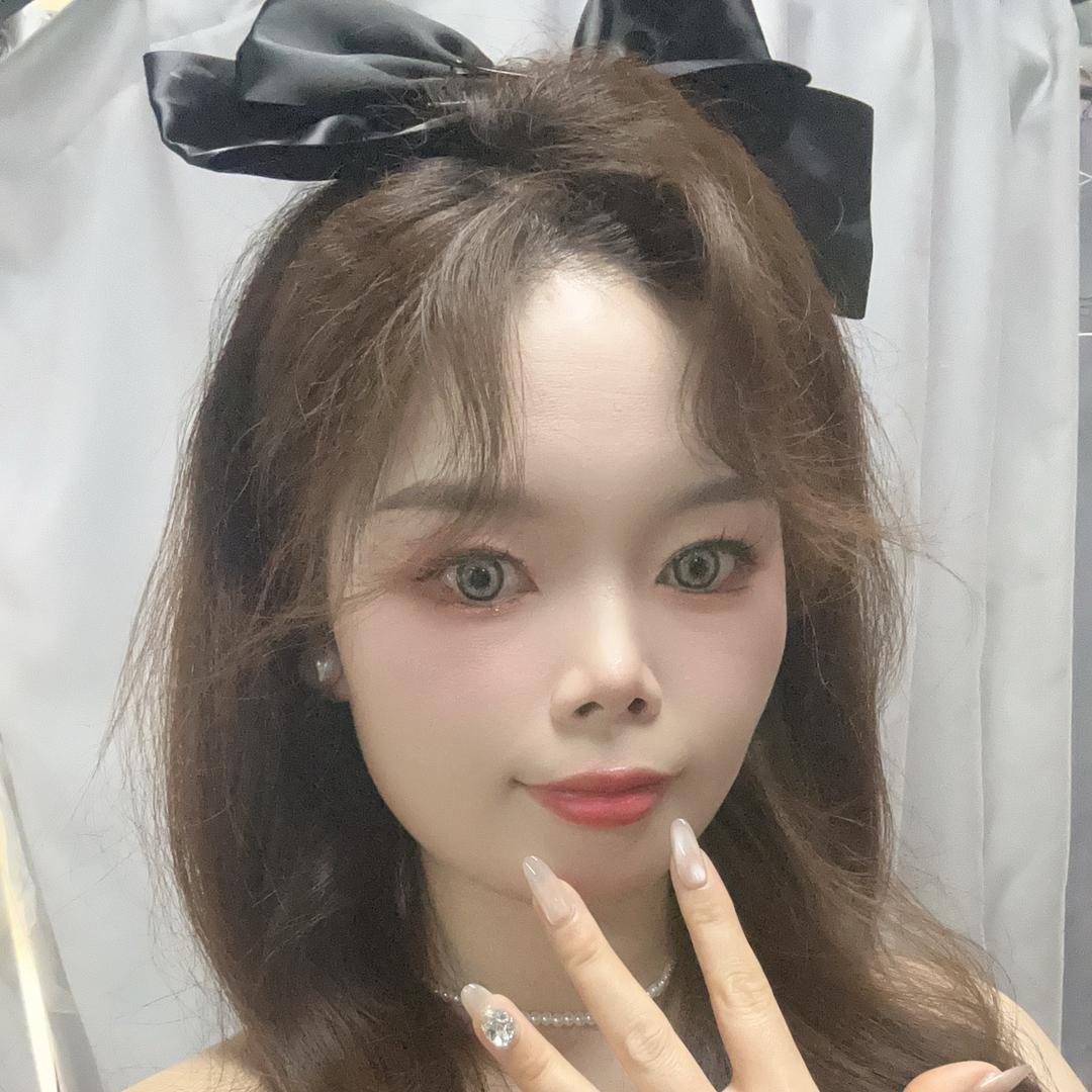 娜╰☆╮