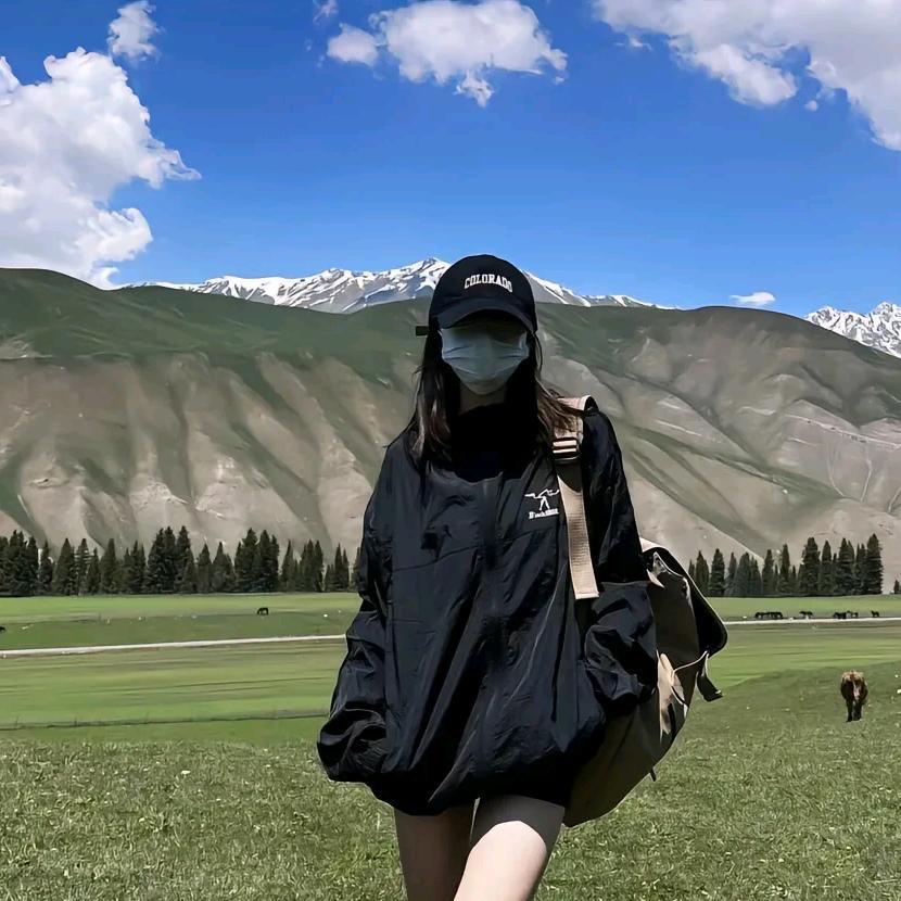 何苗.