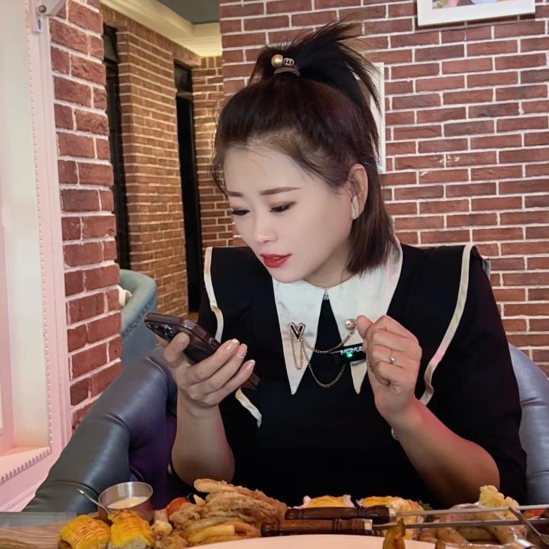 雪宝觅食记