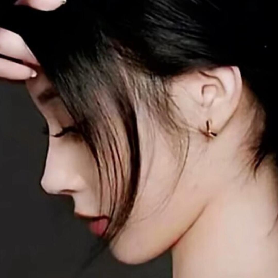 会笑的眼睛真美