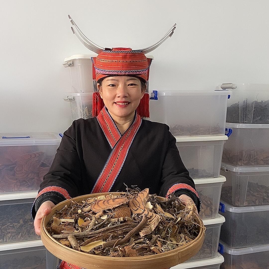 瑶山华姐传承瑶方。