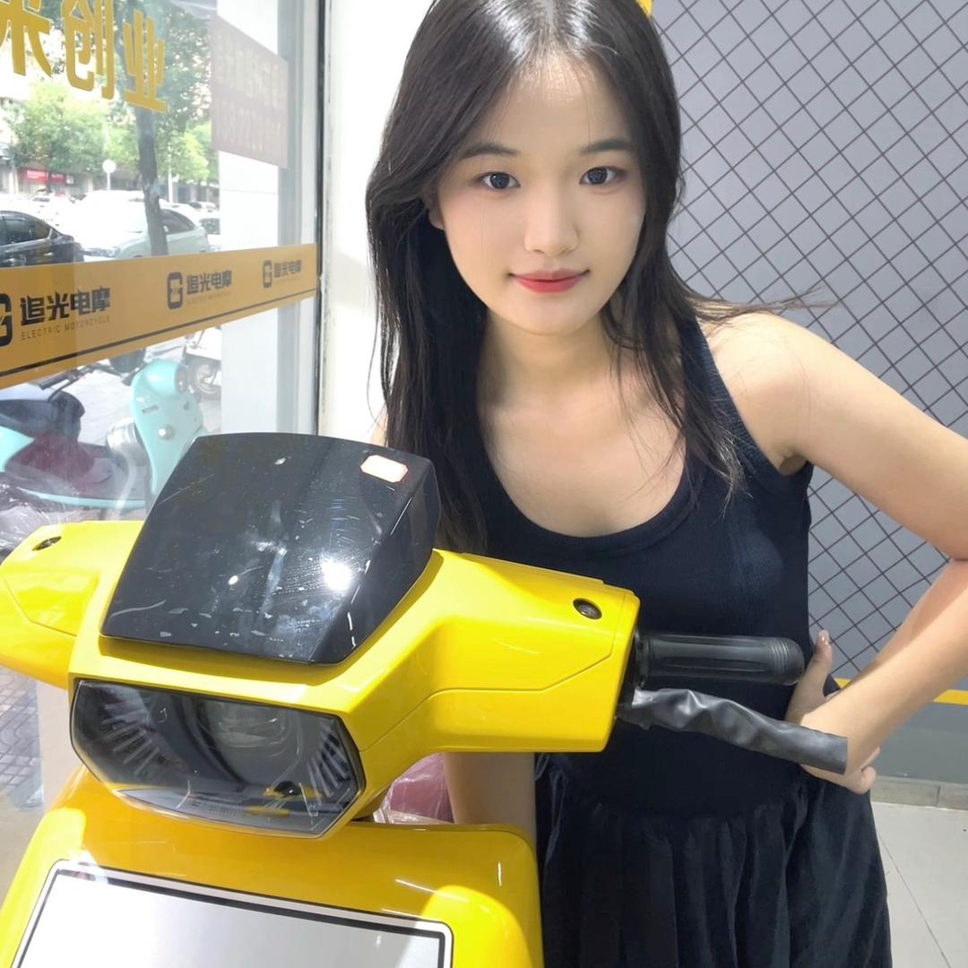 追光电摩廉江店125分店小聪