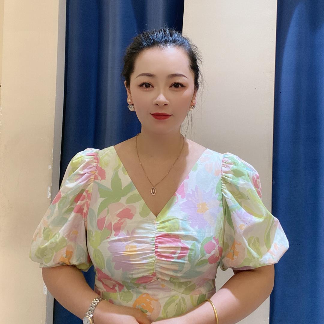 仁寿步行街阿黛迩-桃子