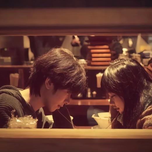 连告别都双手插兜的女人