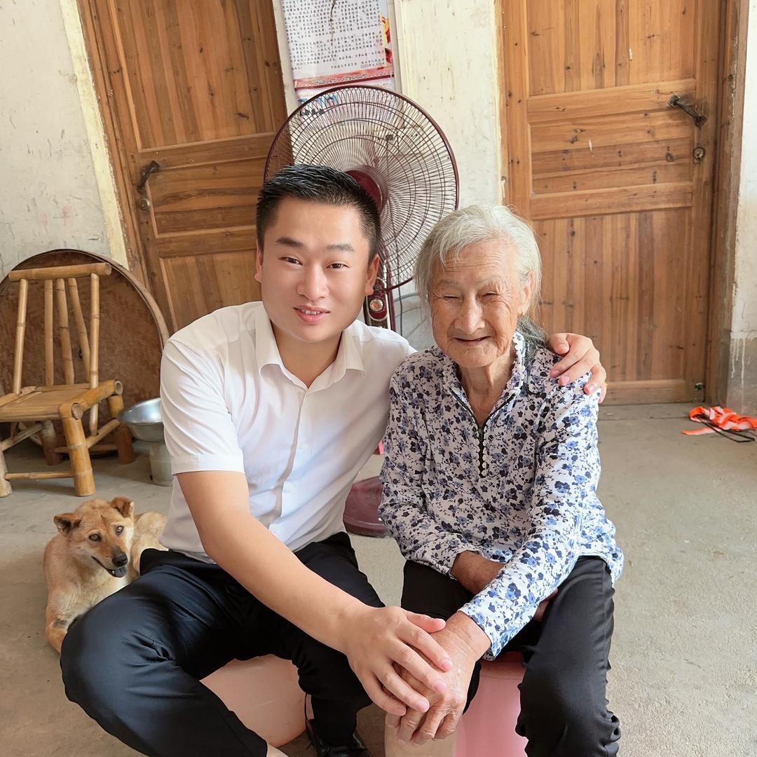 飞跃龙腾会昌二手车批发市场