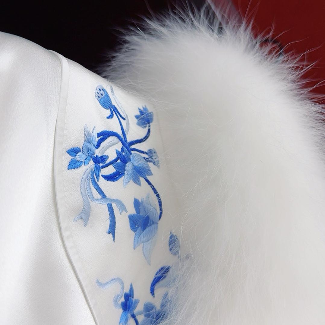 苏绣华服·非遗质造