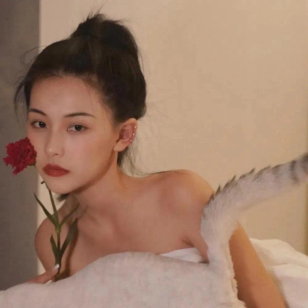 小翁女士-