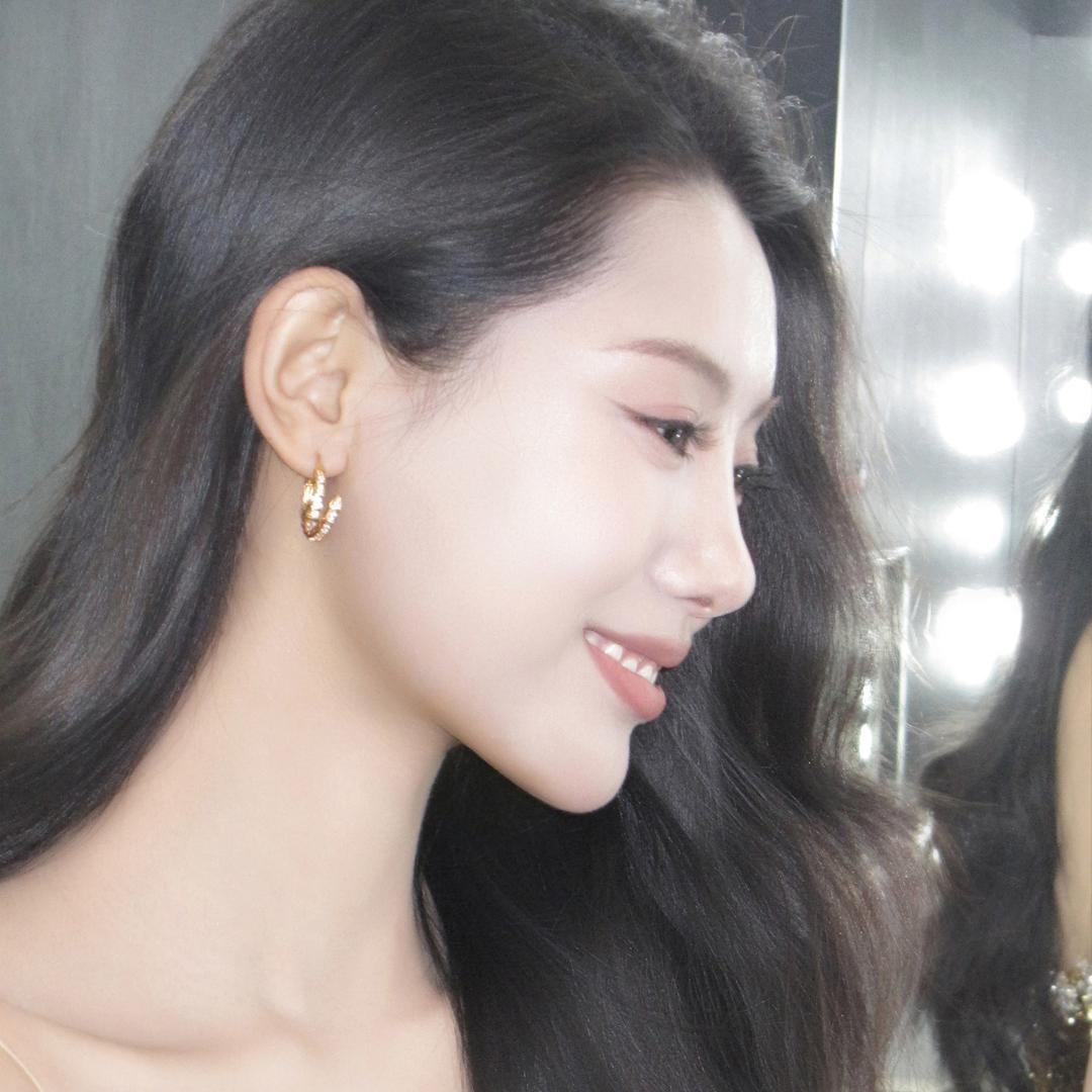 向阳而生🌻 ⁷⁷⁷